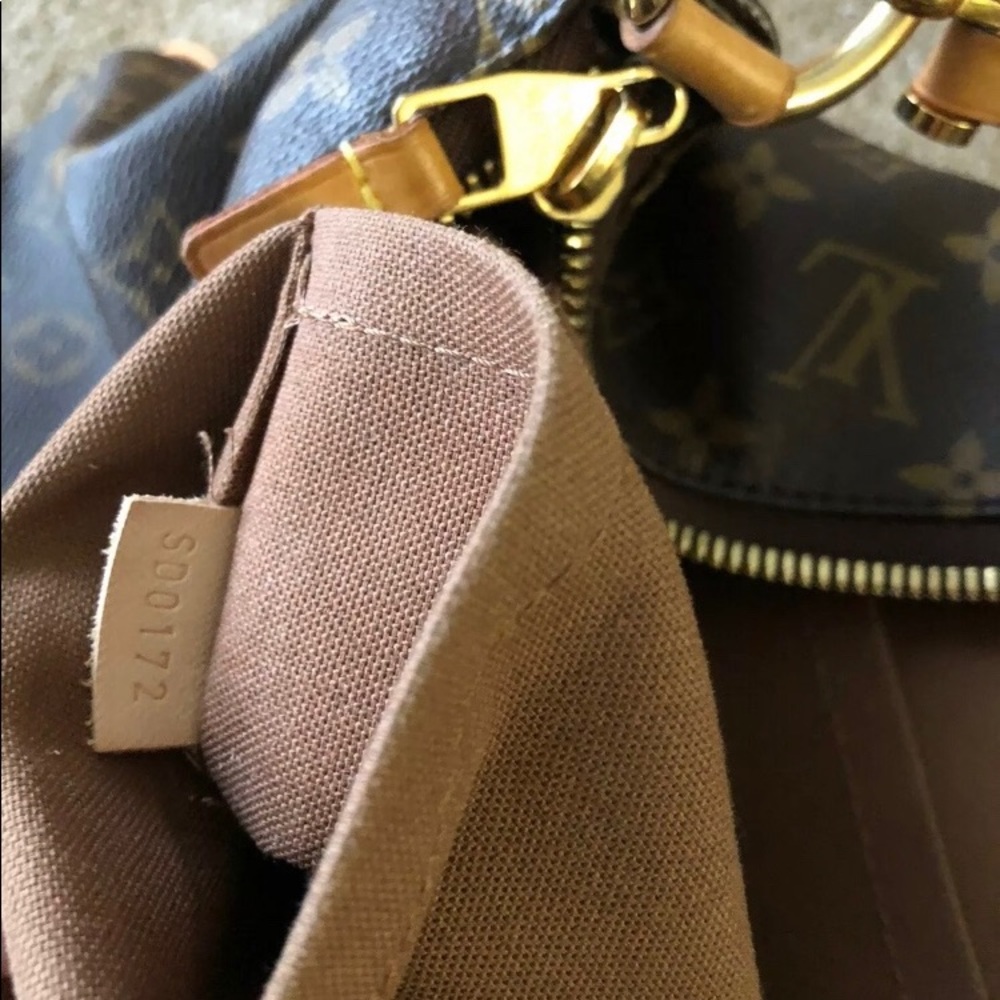 SOLD Louis Vuitton Discontinued Sully MM Hobo - Picture 8 of 8